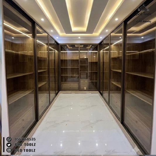دولاب ملابس راقي بمساحات شاسعة